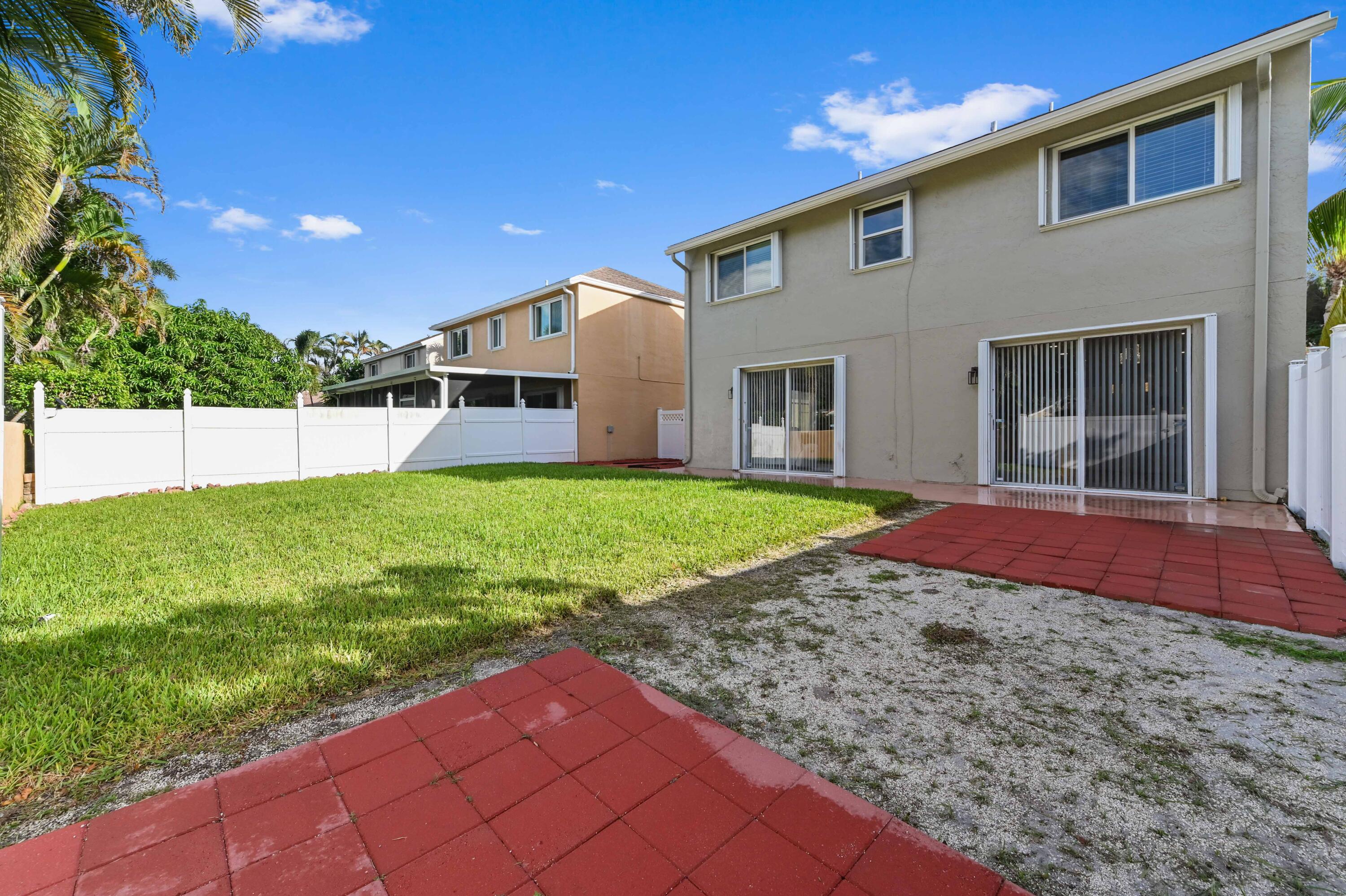 LAWRENCE GROVE - Residential