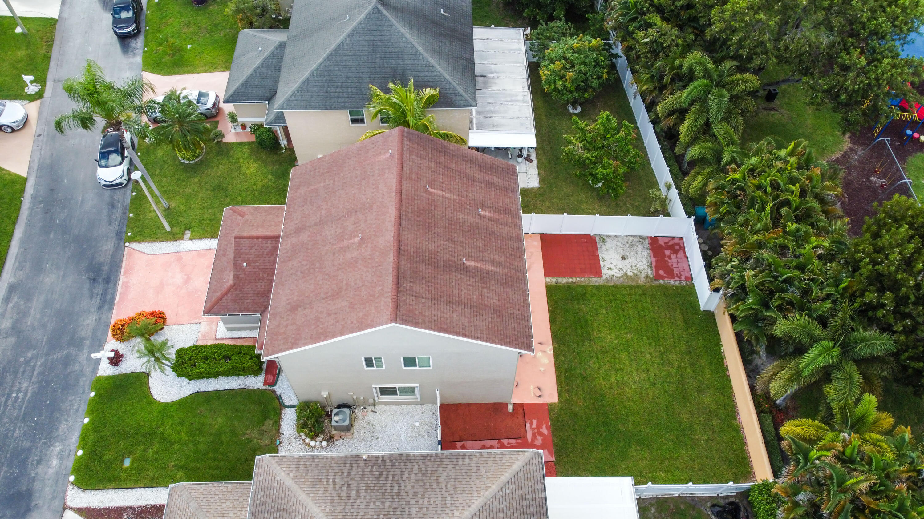 LAWRENCE GROVE - Residential