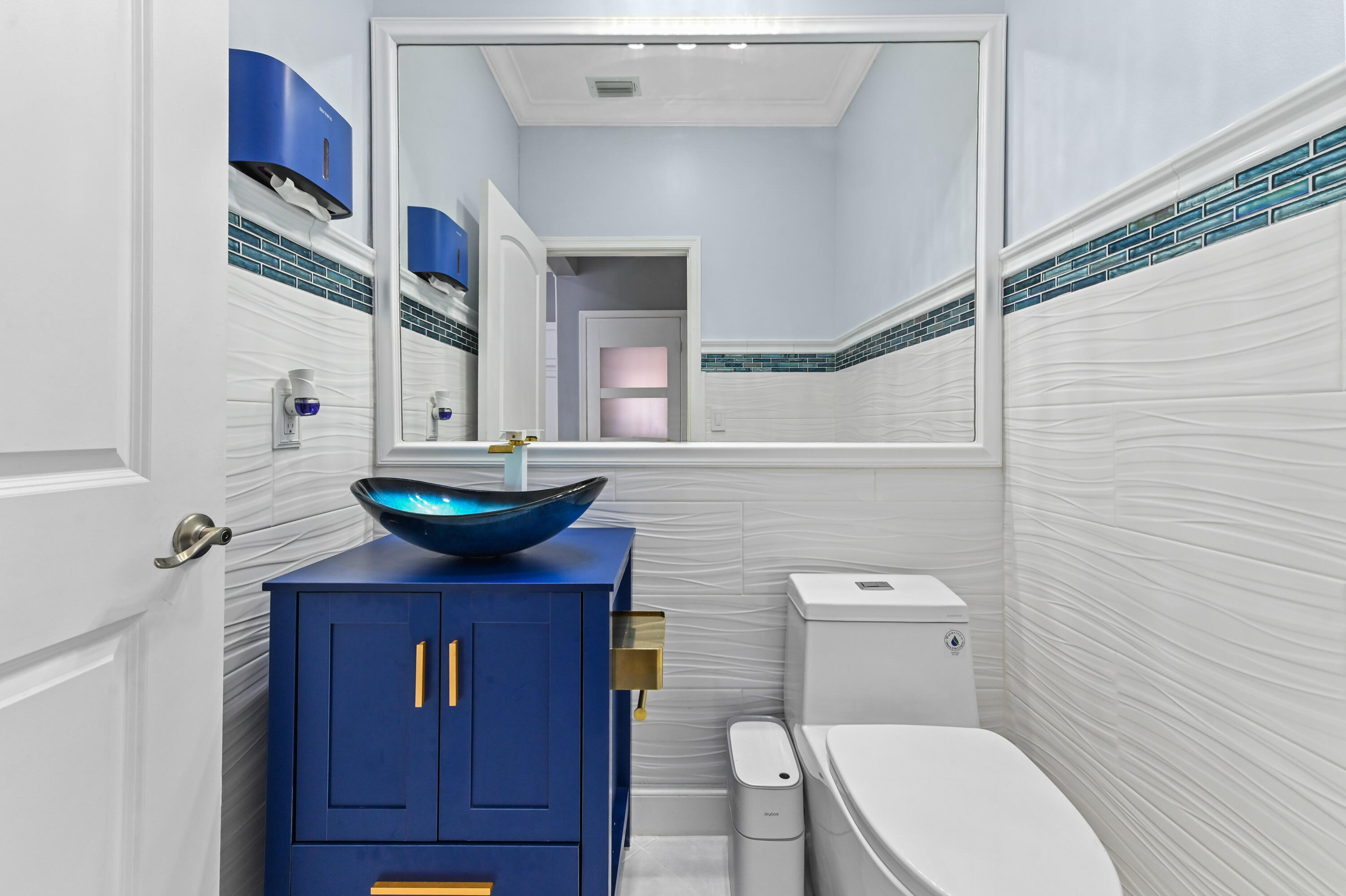 LAWRENCE GROVE - Residential