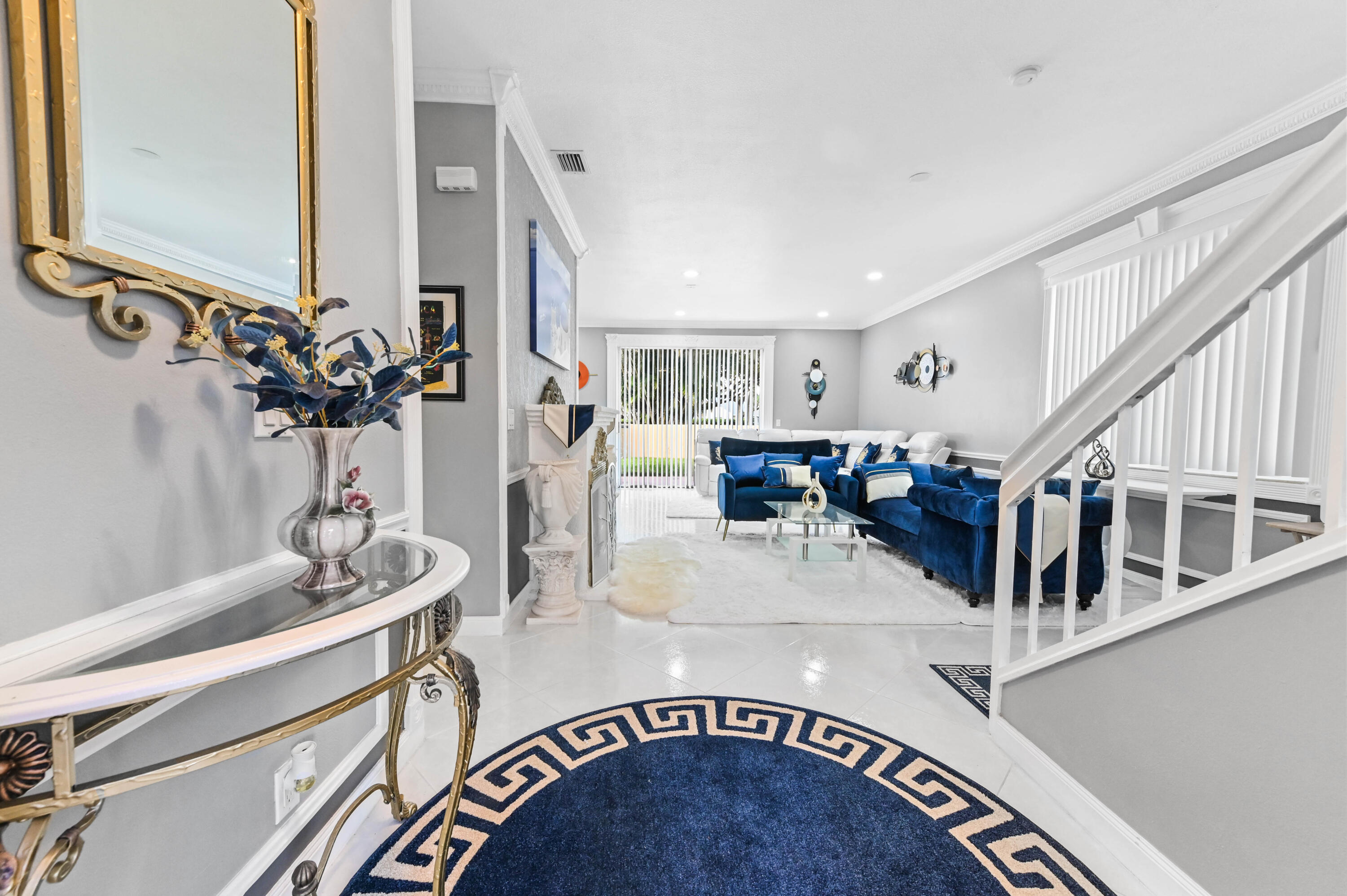 LAWRENCE GROVE - Residential