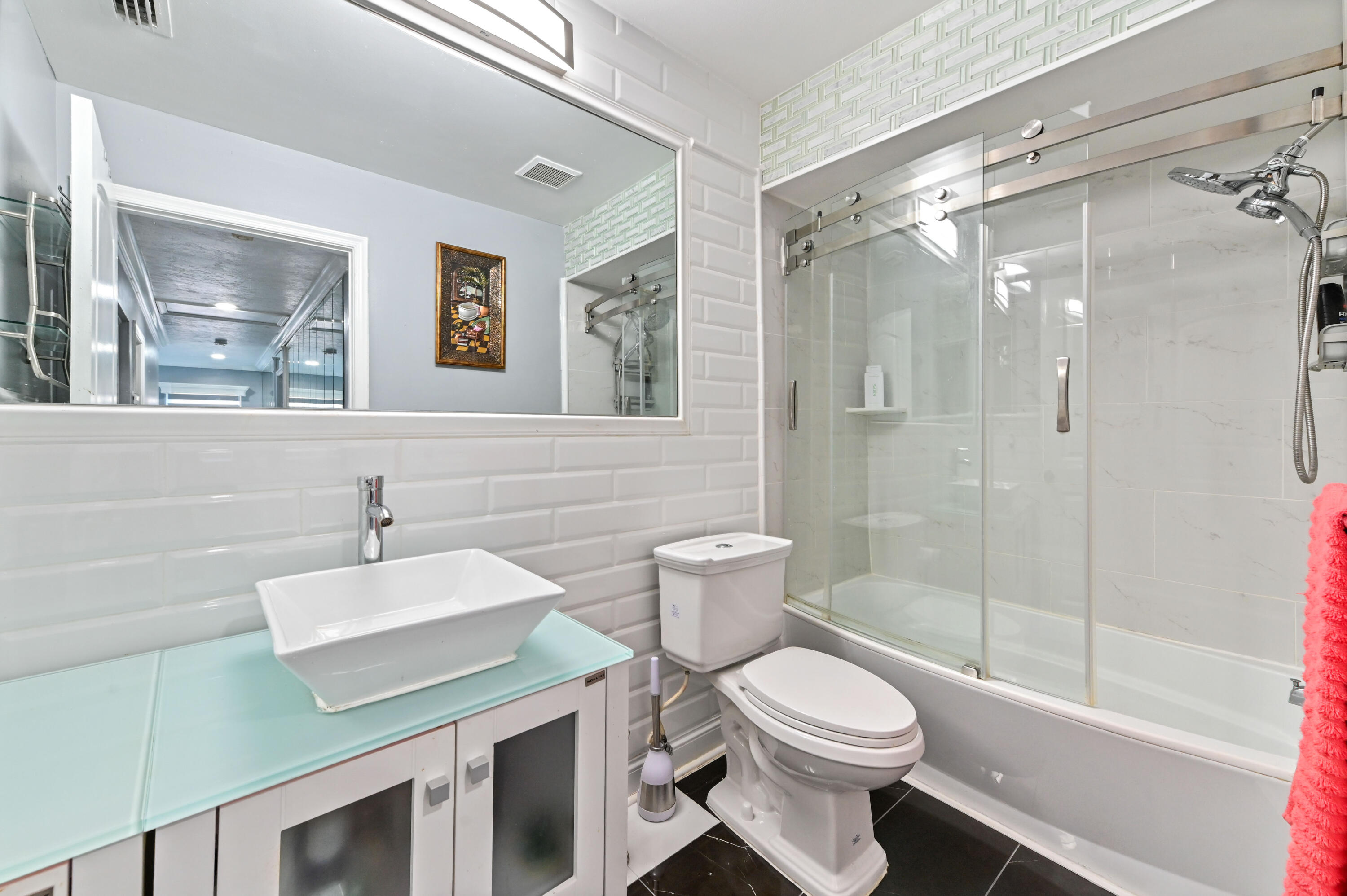 LAWRENCE GROVE - Residential