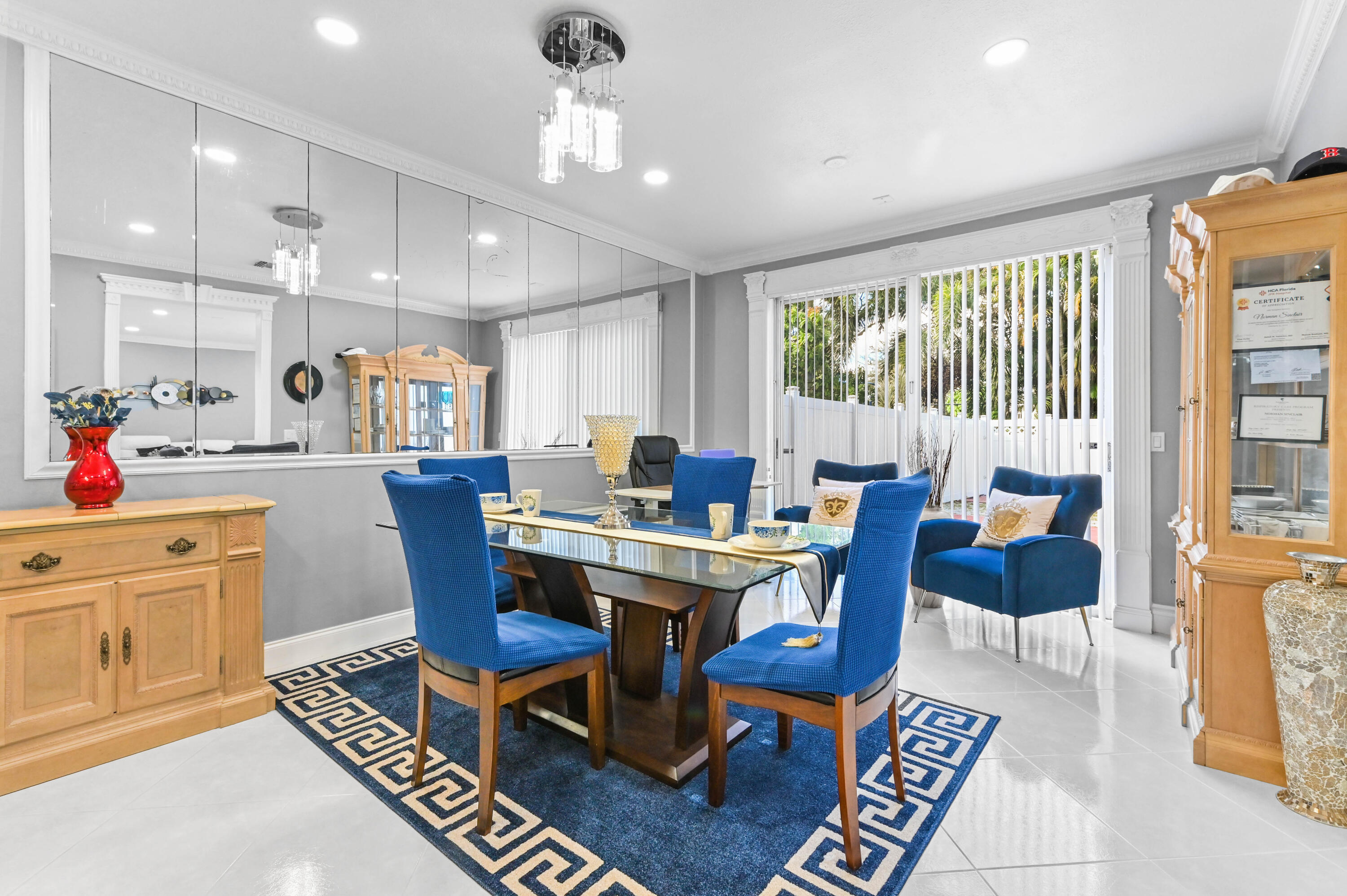 LAWRENCE GROVE - Residential