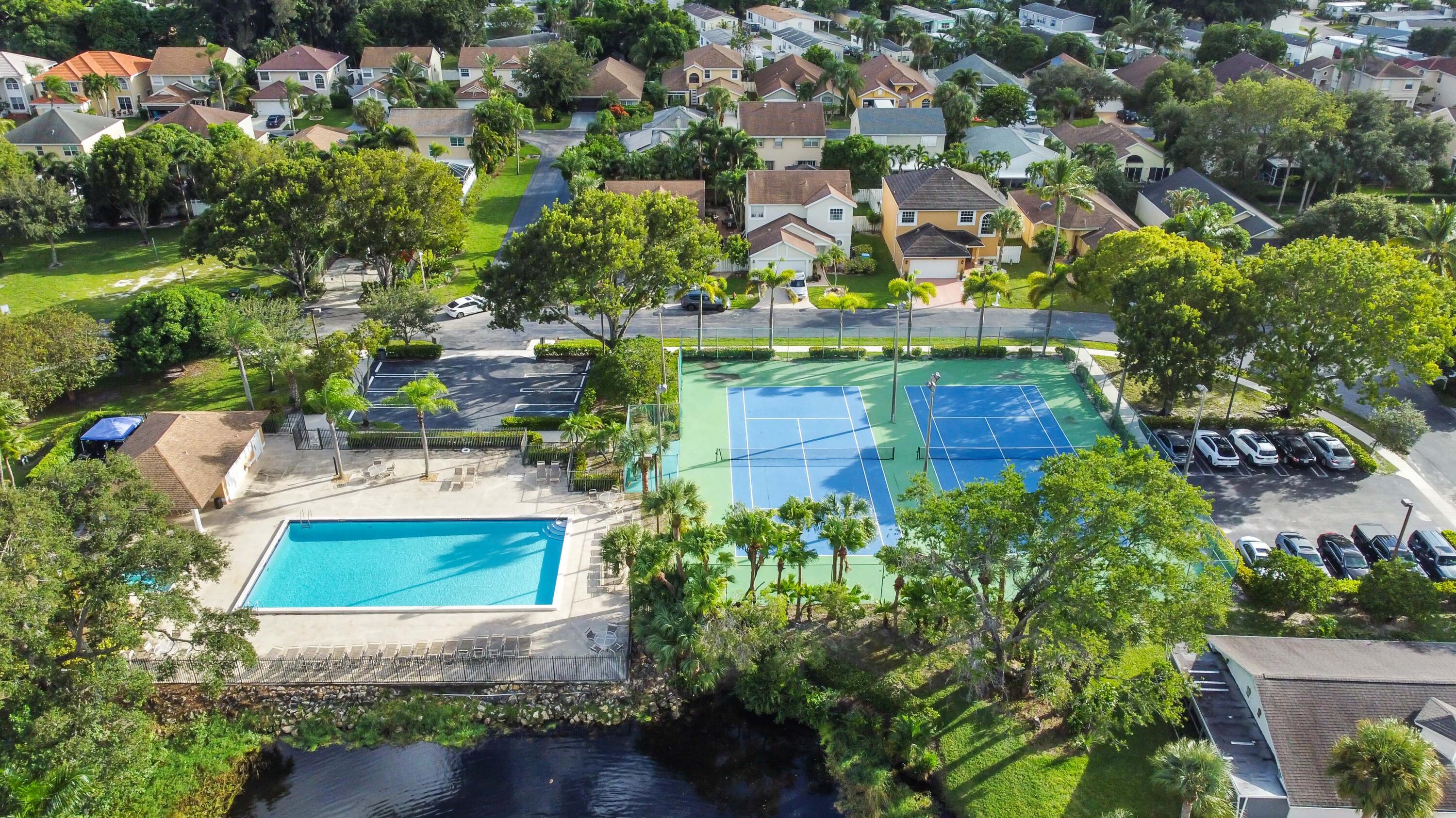 LAWRENCE GROVE - Residential