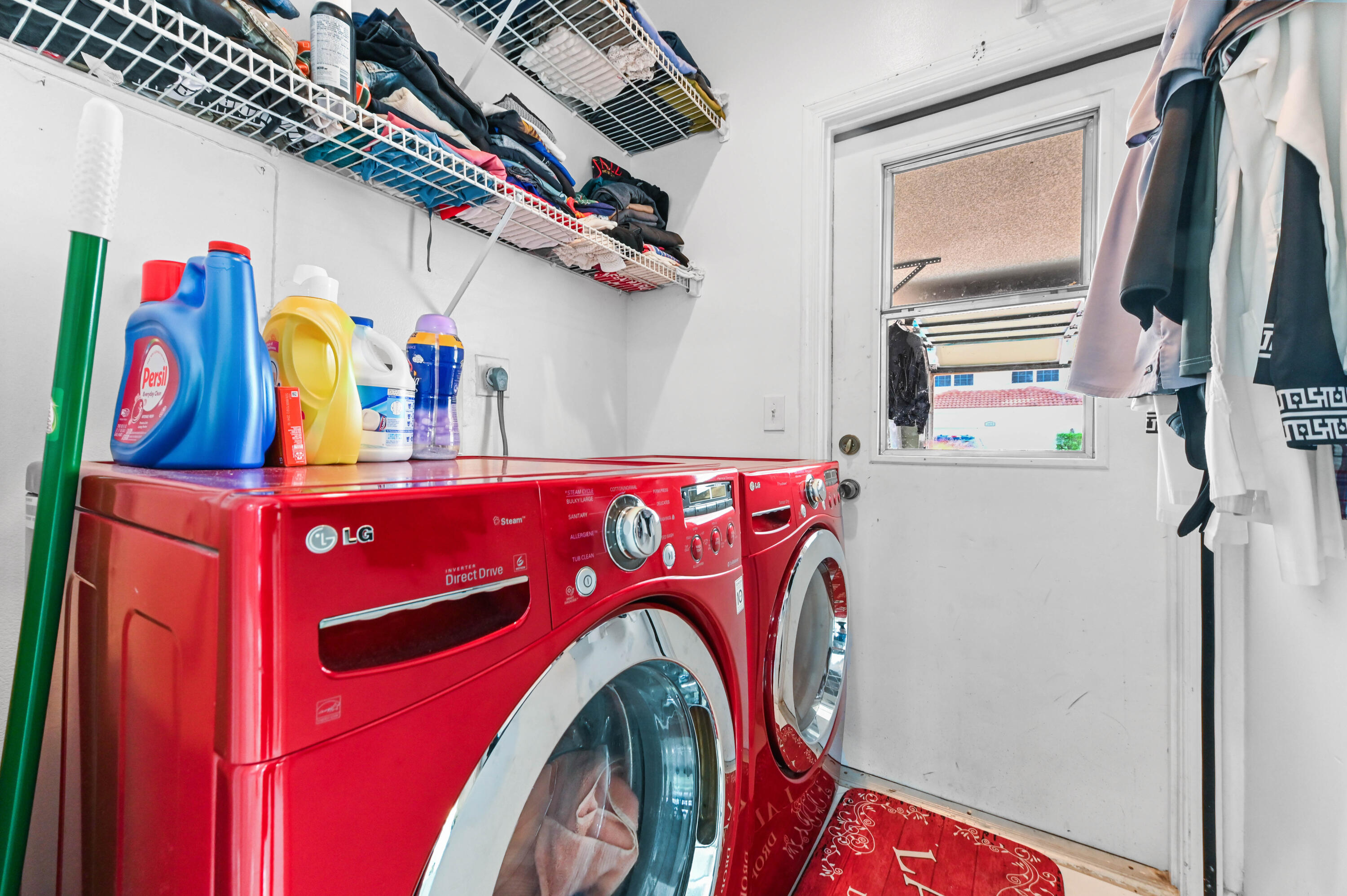 LAWRENCE GROVE - Residential