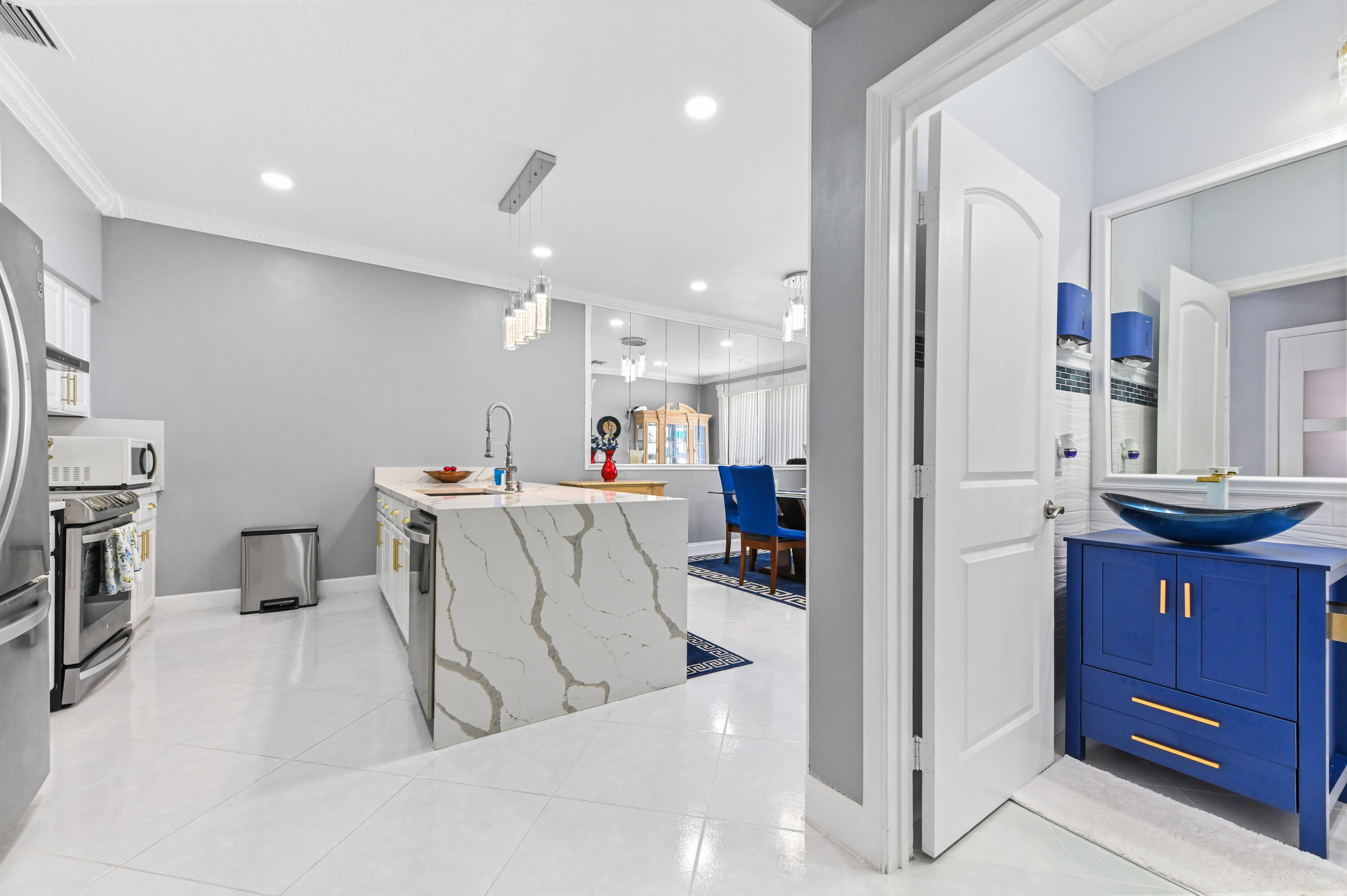 LAWRENCE GROVE - Residential