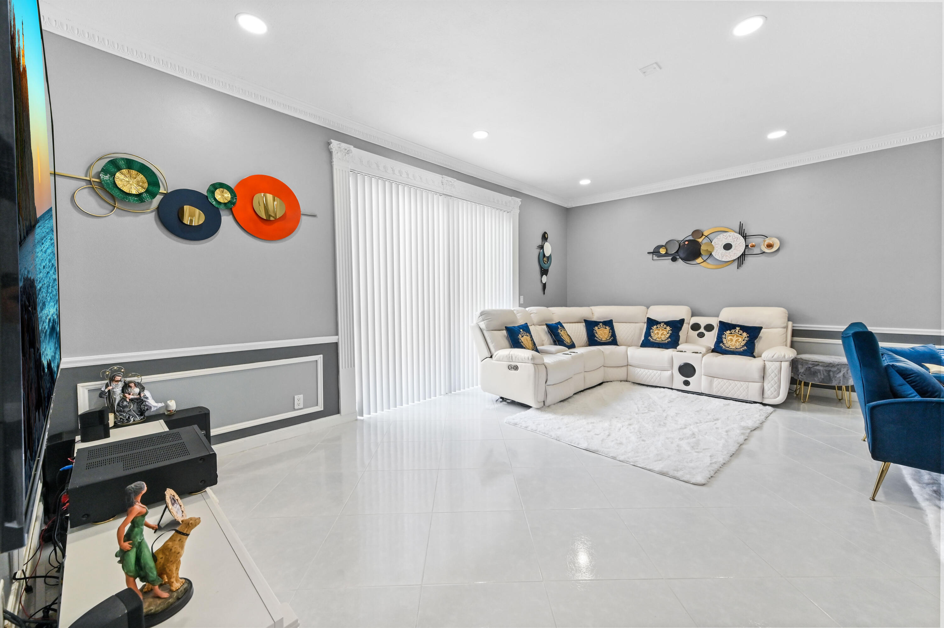 LAWRENCE GROVE - Residential