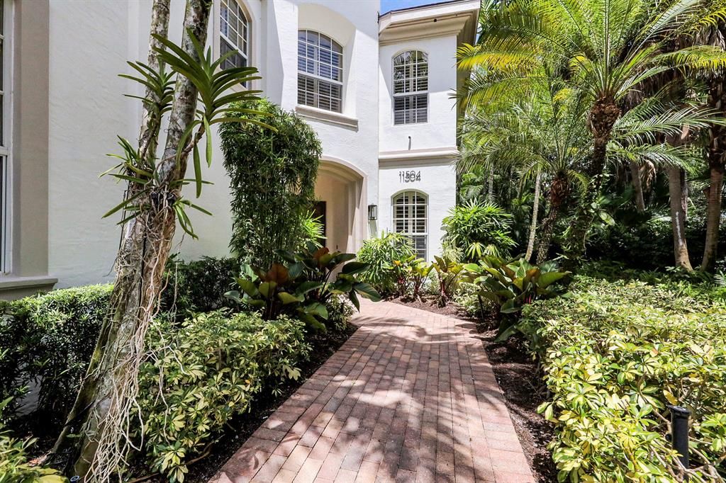 Photo of 11504 Villa Vasari Drive, Palm Beach Gardens, FL 33418 (MLS # R10842699)