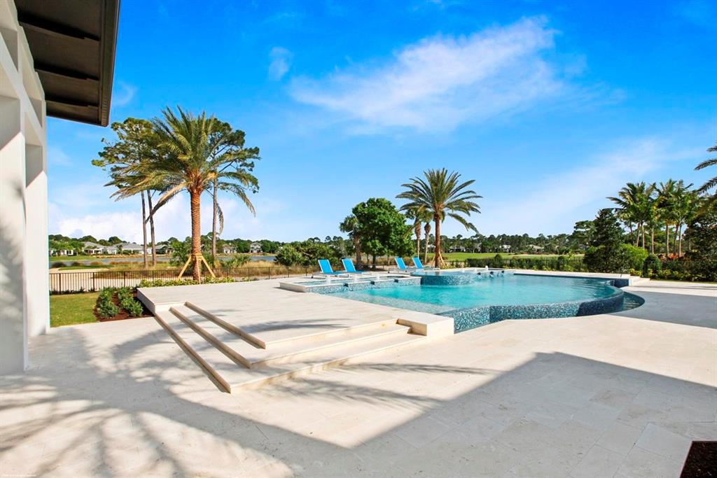 OLD PALM 3 - Residential