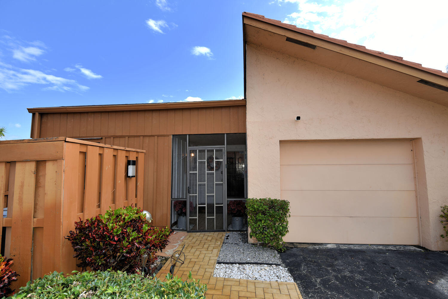 OAKDALE TOWNHOMES II - Residential