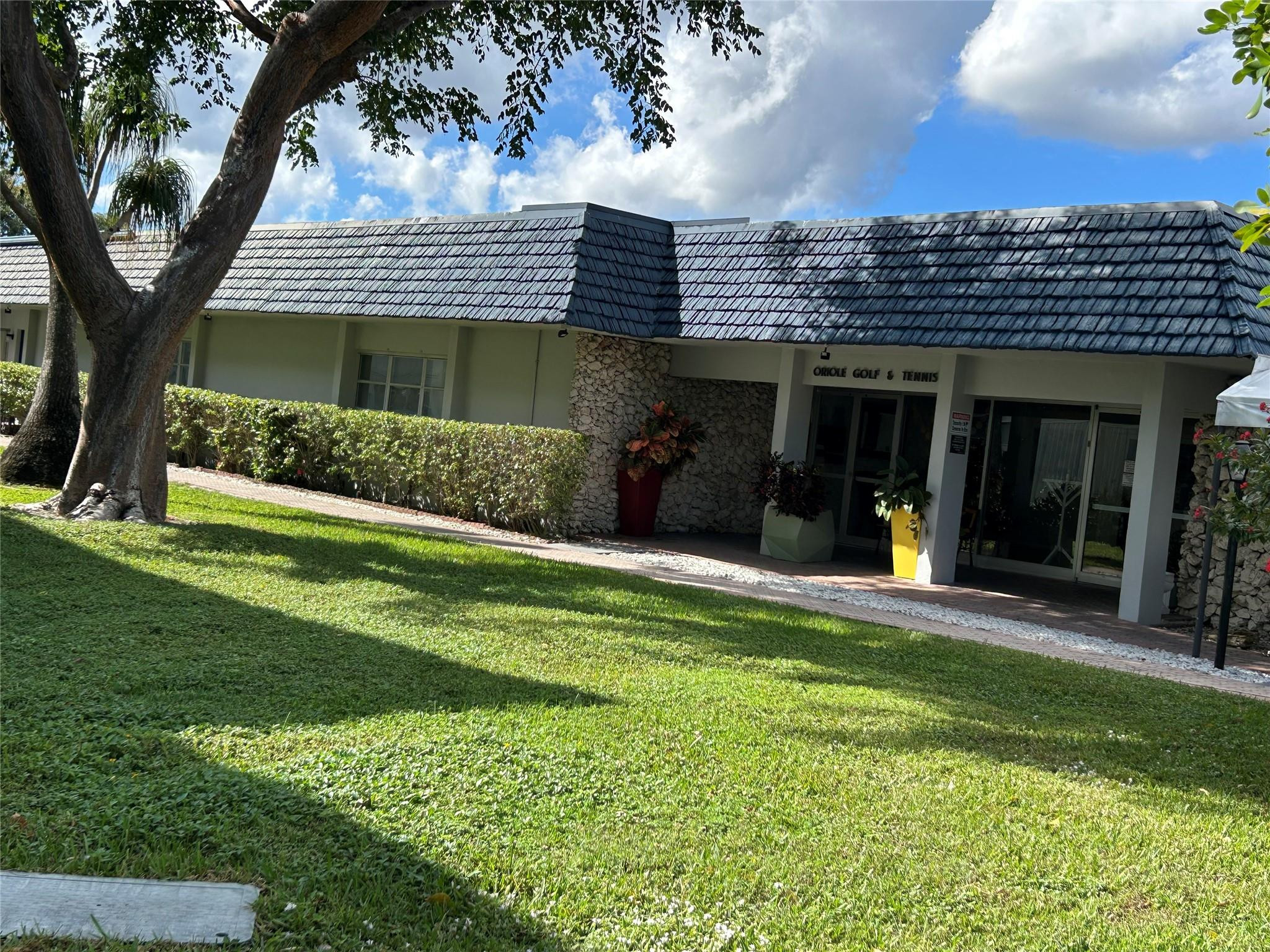 Oriole Golf & Tennis Club - Residential Lease