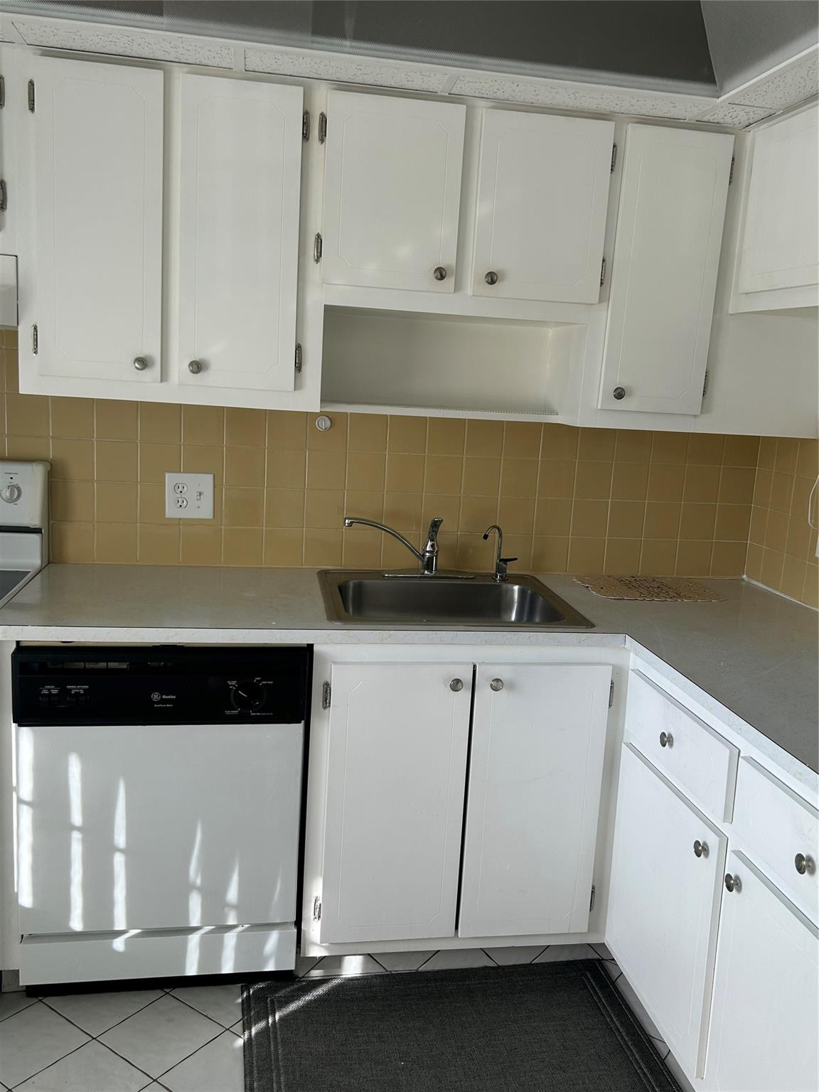 Oriole Golf & Tennis Club - Residential Lease