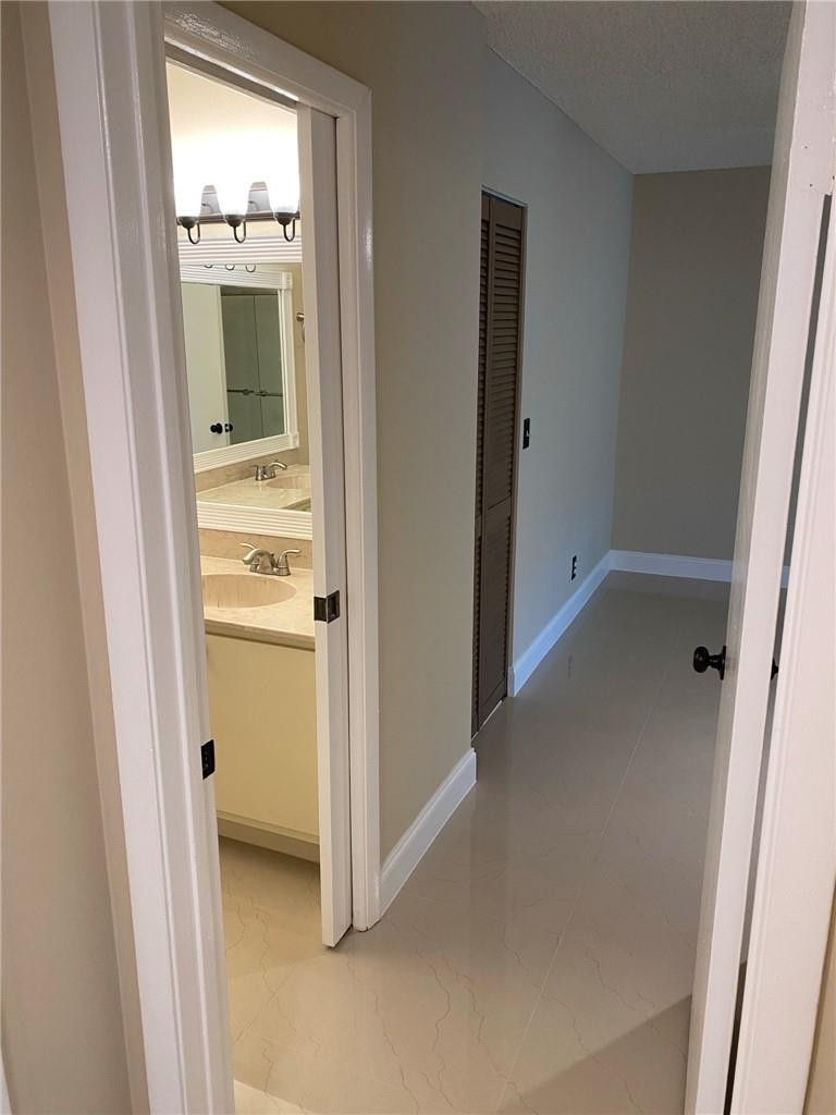 CENTERPOINTE CONDO - Residential