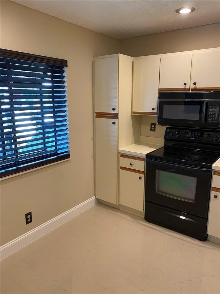 CENTERPOINTE CONDO - Residential