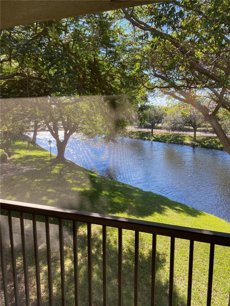 CENTERPOINTE CONDO - Residential