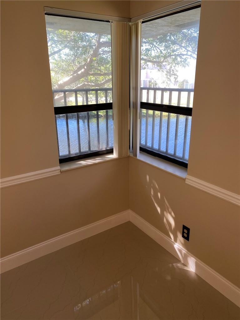 CENTERPOINTE CONDO - Residential