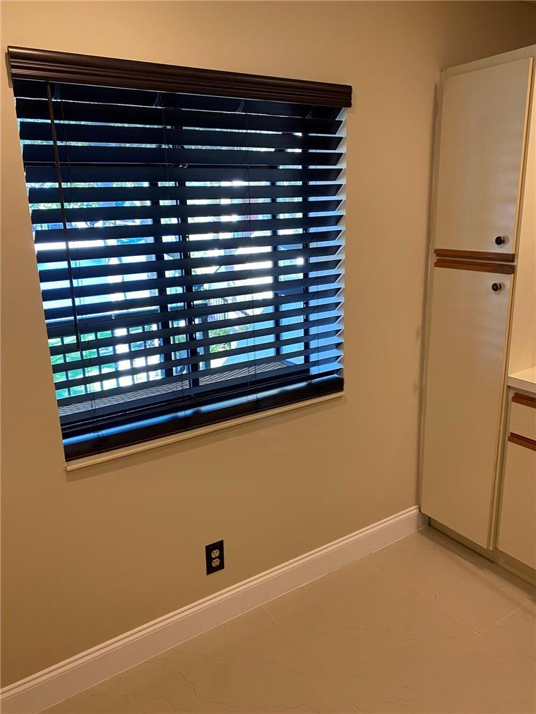 CENTERPOINTE CONDO - Residential