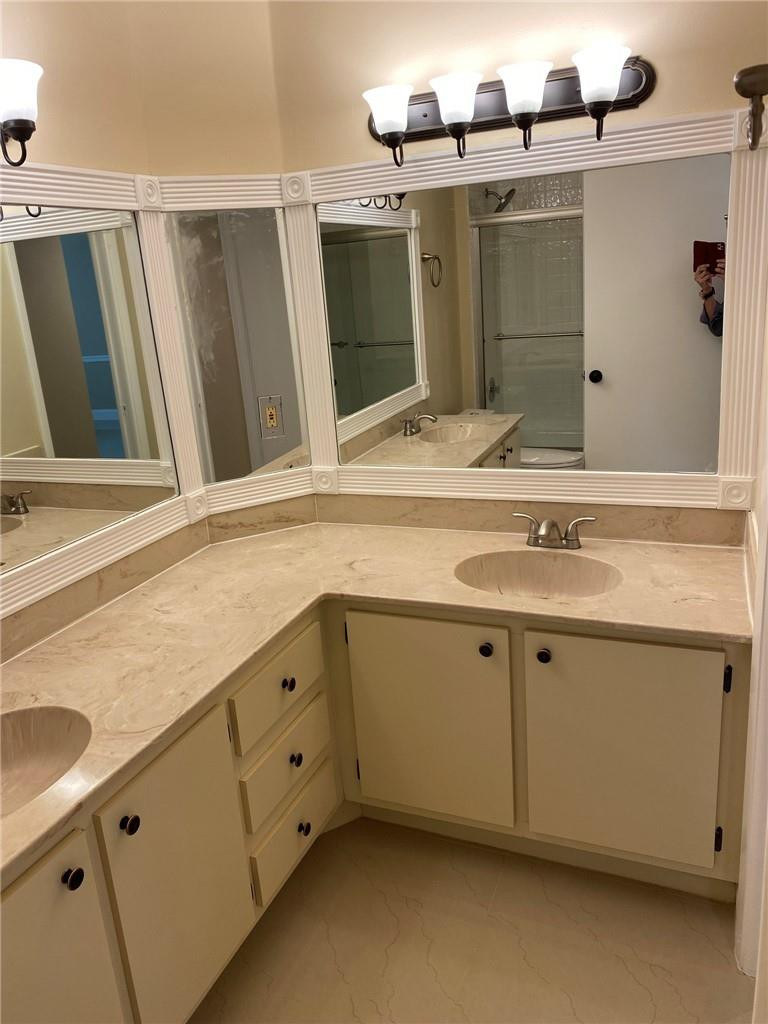 CENTERPOINTE CONDO - Residential