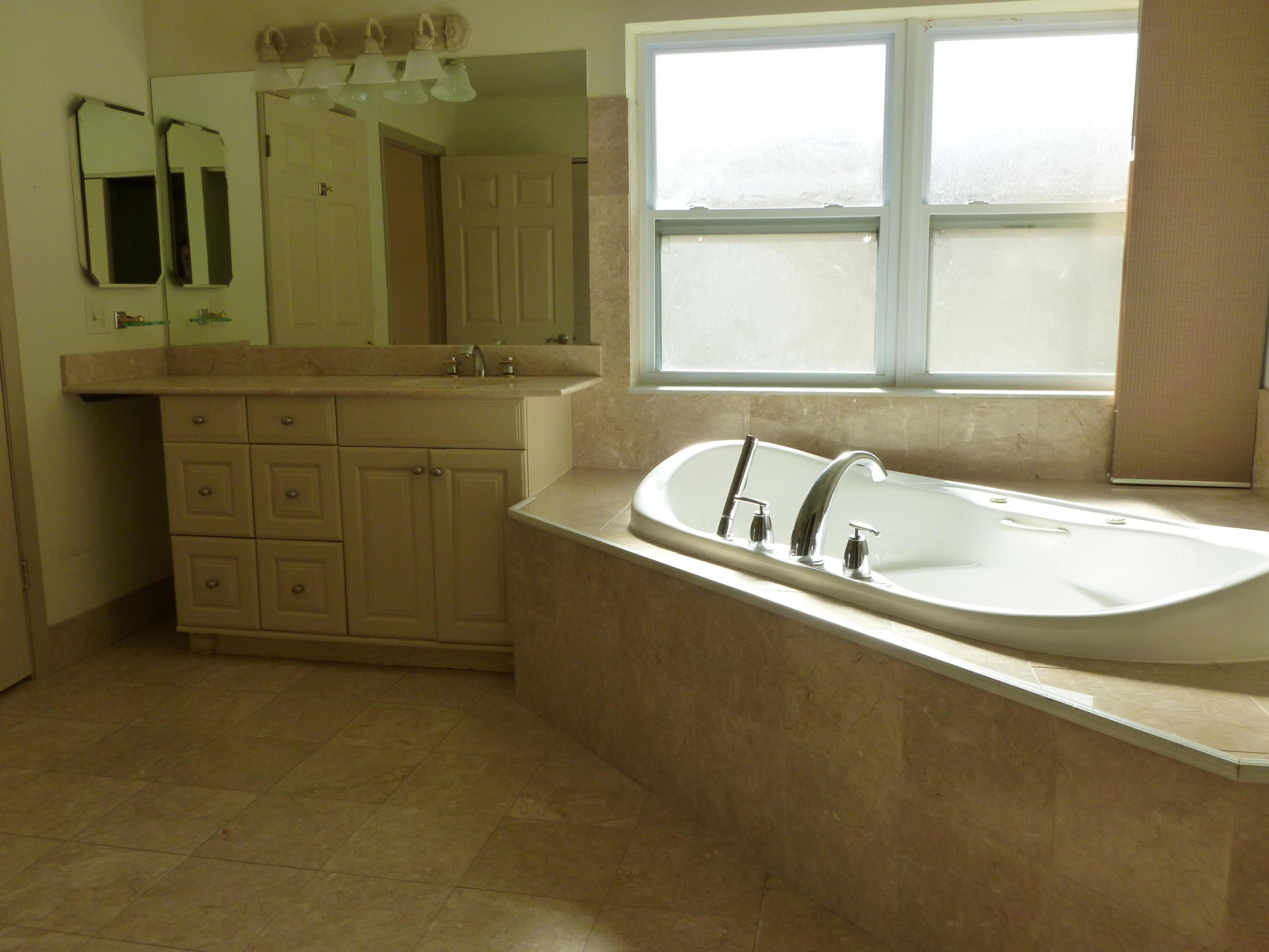 GREENVIEW SHORES NO 2 OF WELLINGTON - Residential Lease