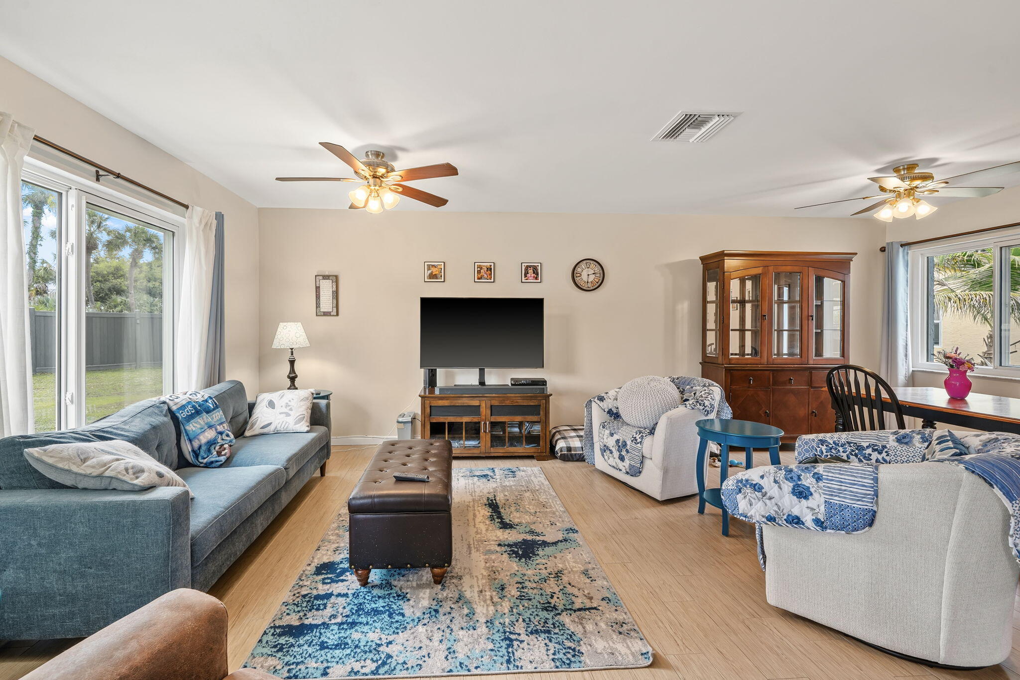 119 Lakeside Circle