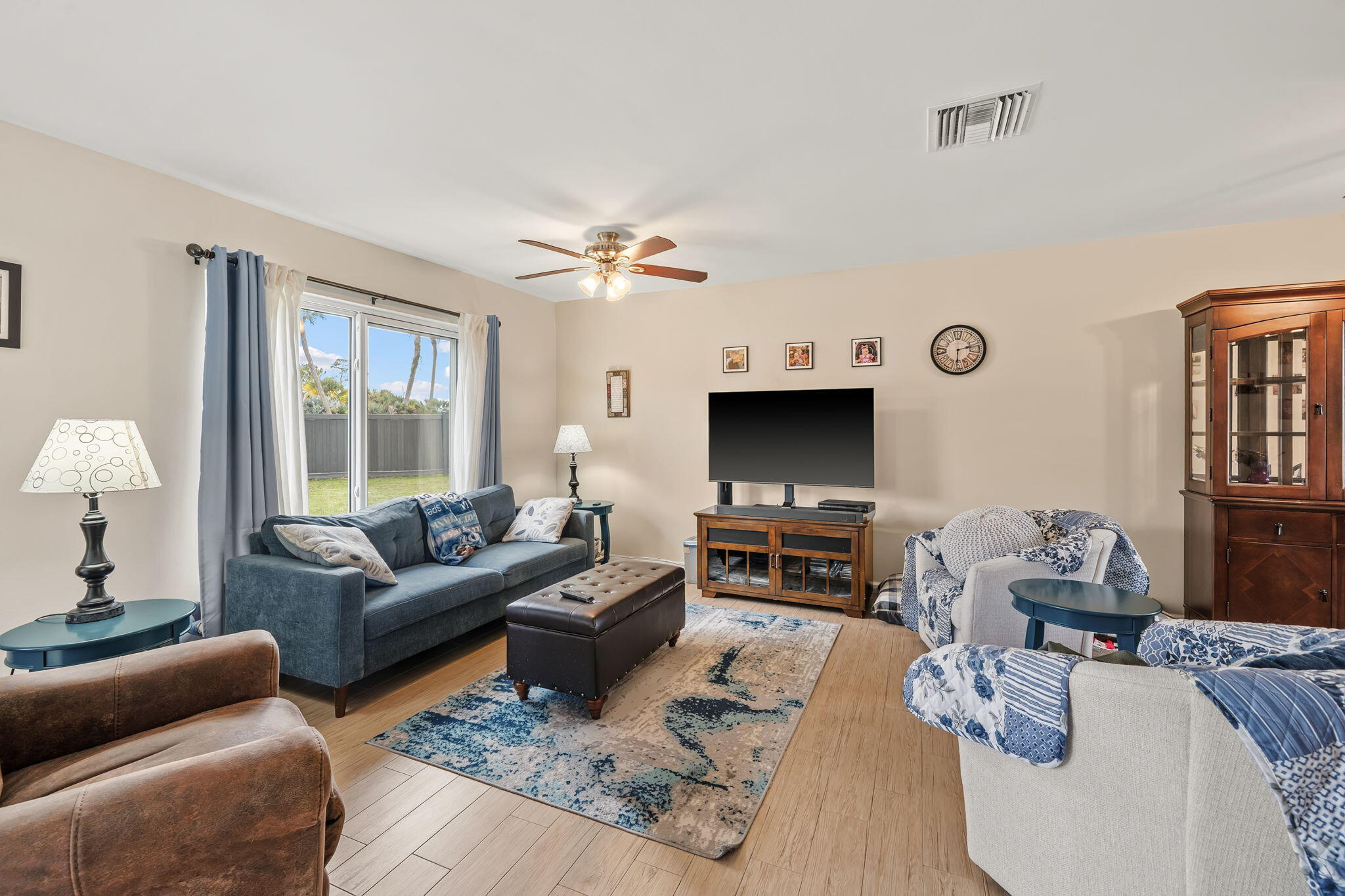 119 Lakeside Circle