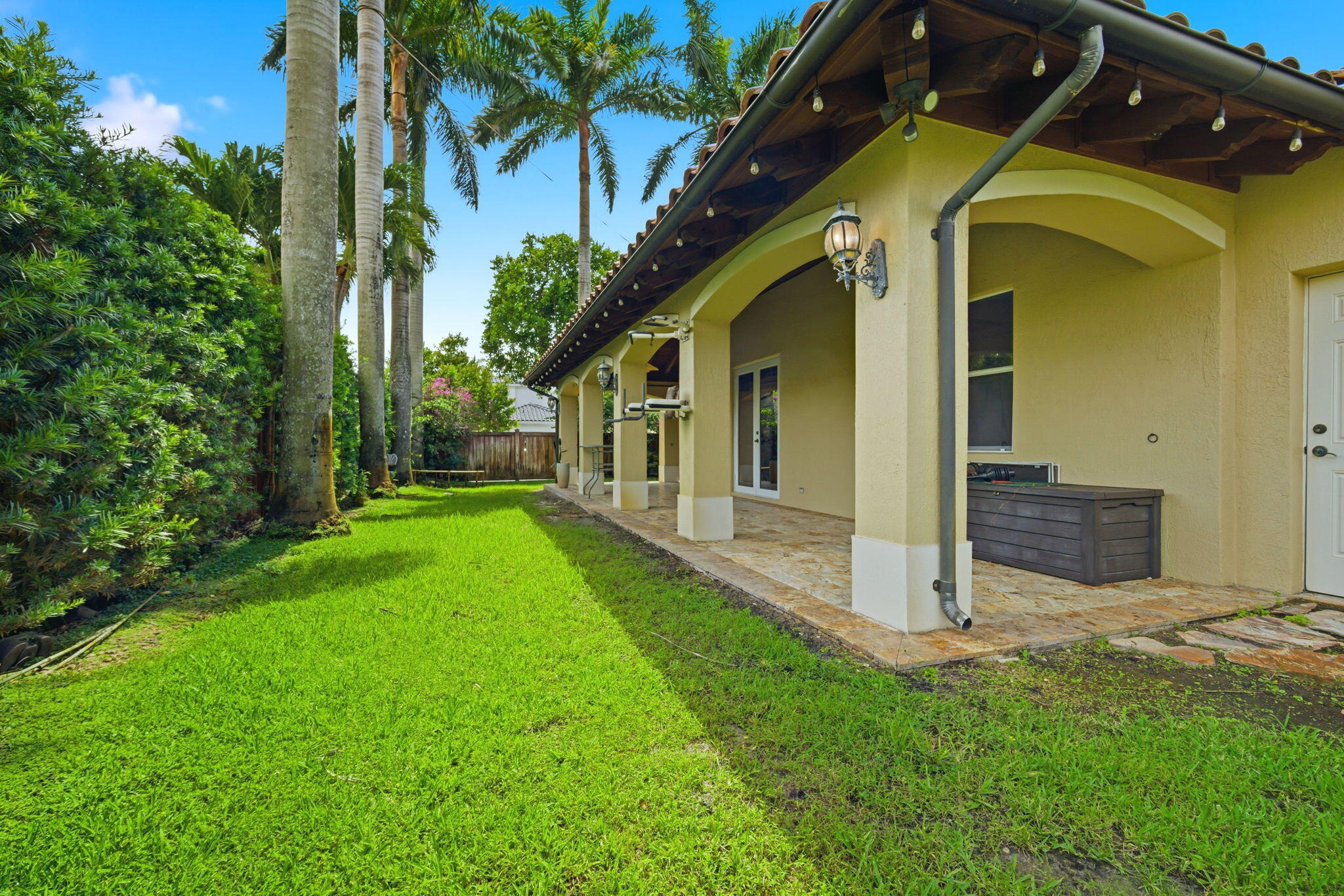 SANTORINI AT VIZCAYA - Residential