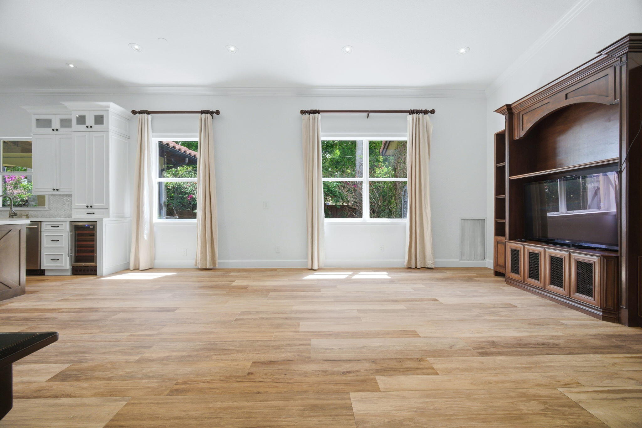 SANTORINI AT VIZCAYA - Residential