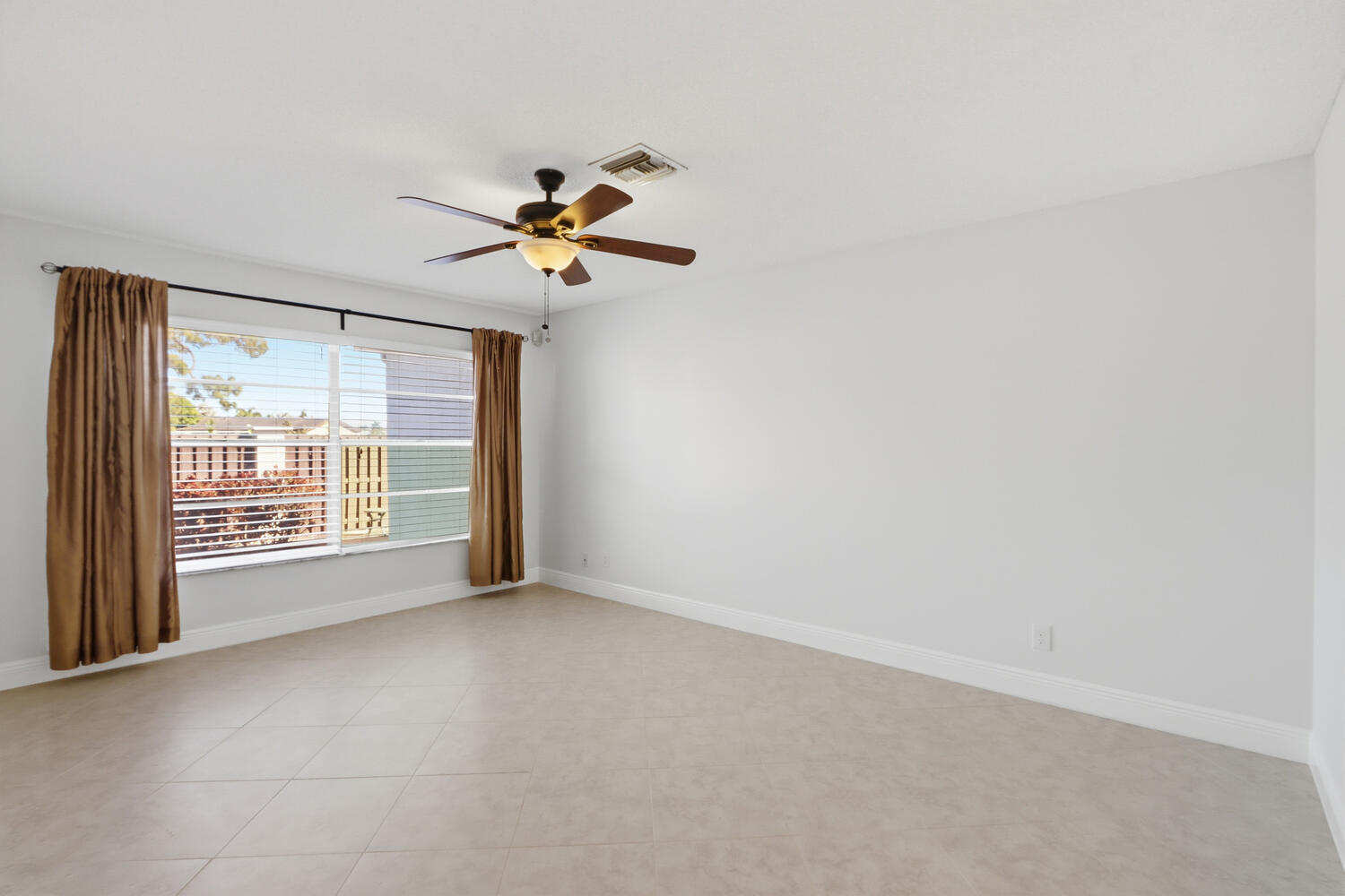 VILLAS AT LUCERNE LAKES I - Residential