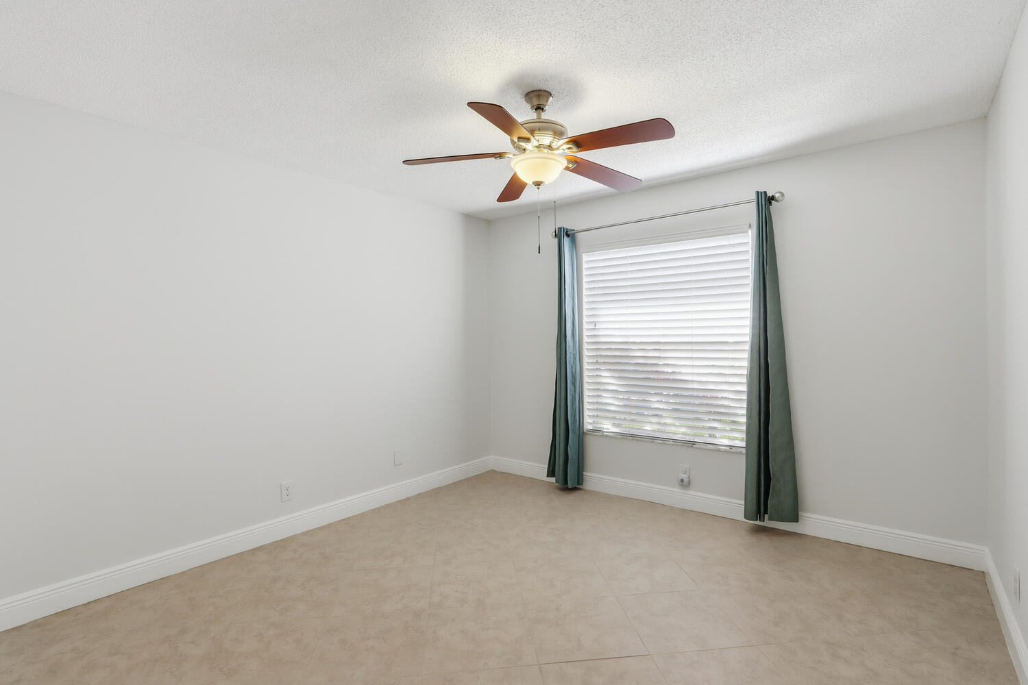 VILLAS AT LUCERNE LAKES I - Residential