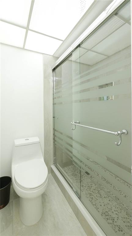 SUNRISE LAKES - Residential