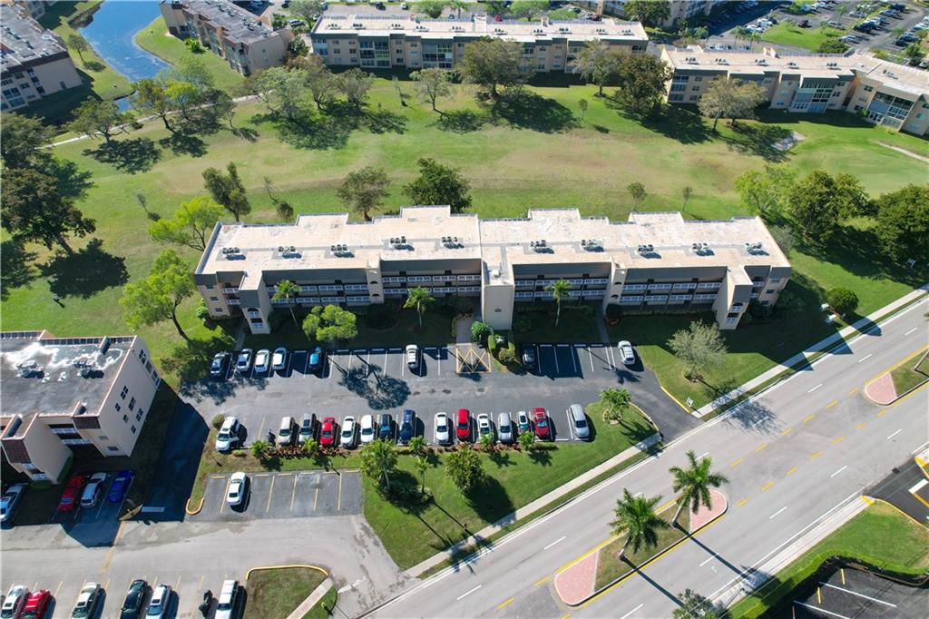 SUNRISE LAKES - Residential