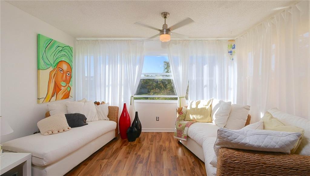 SUNRISE LAKES - Residential