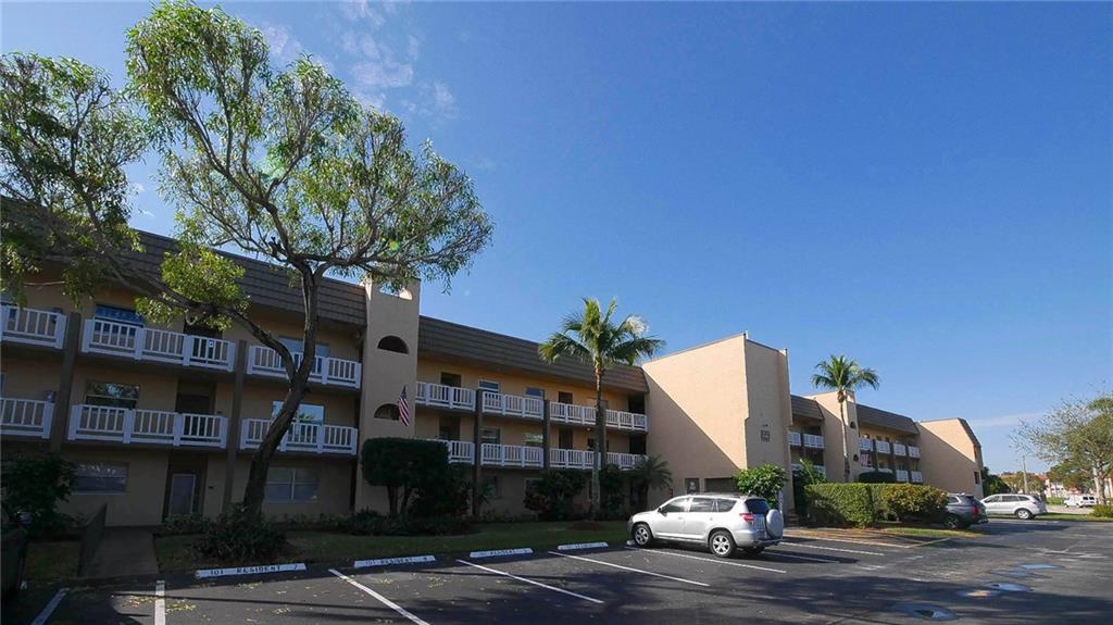 SUNRISE LAKES - Residential