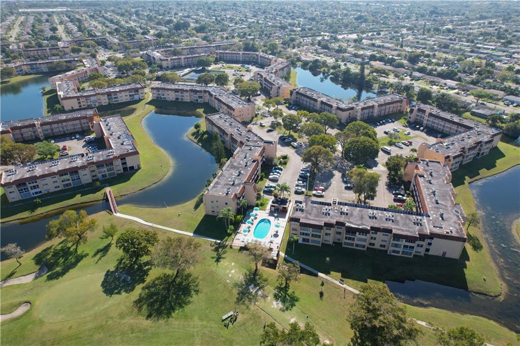 SUNRISE LAKES - Residential