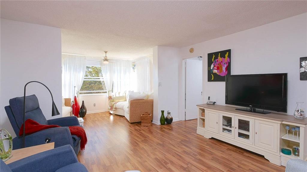 SUNRISE LAKES - Residential