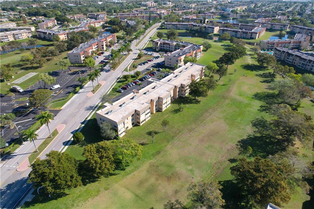 SUNRISE LAKES - Residential