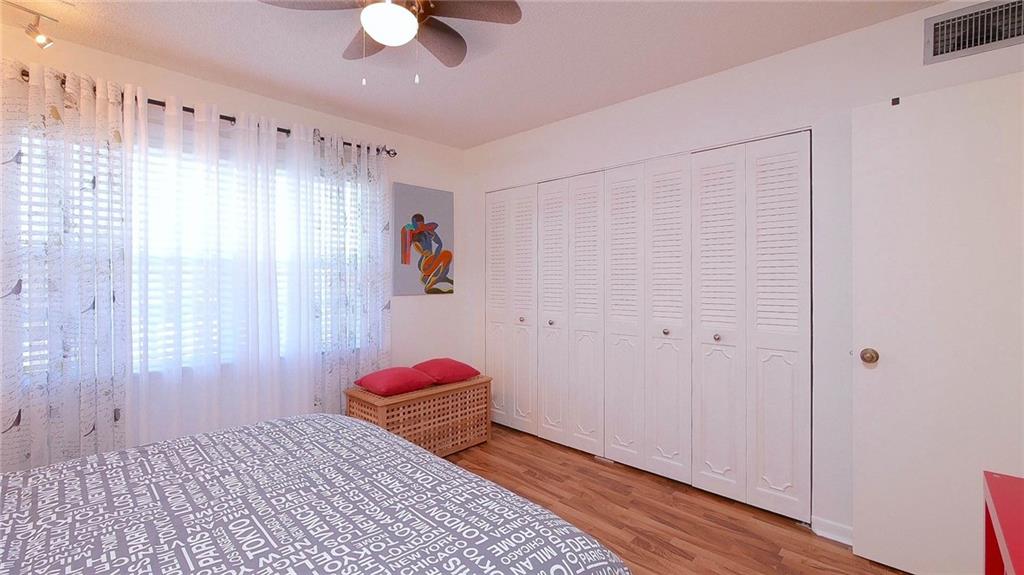 SUNRISE LAKES - Residential