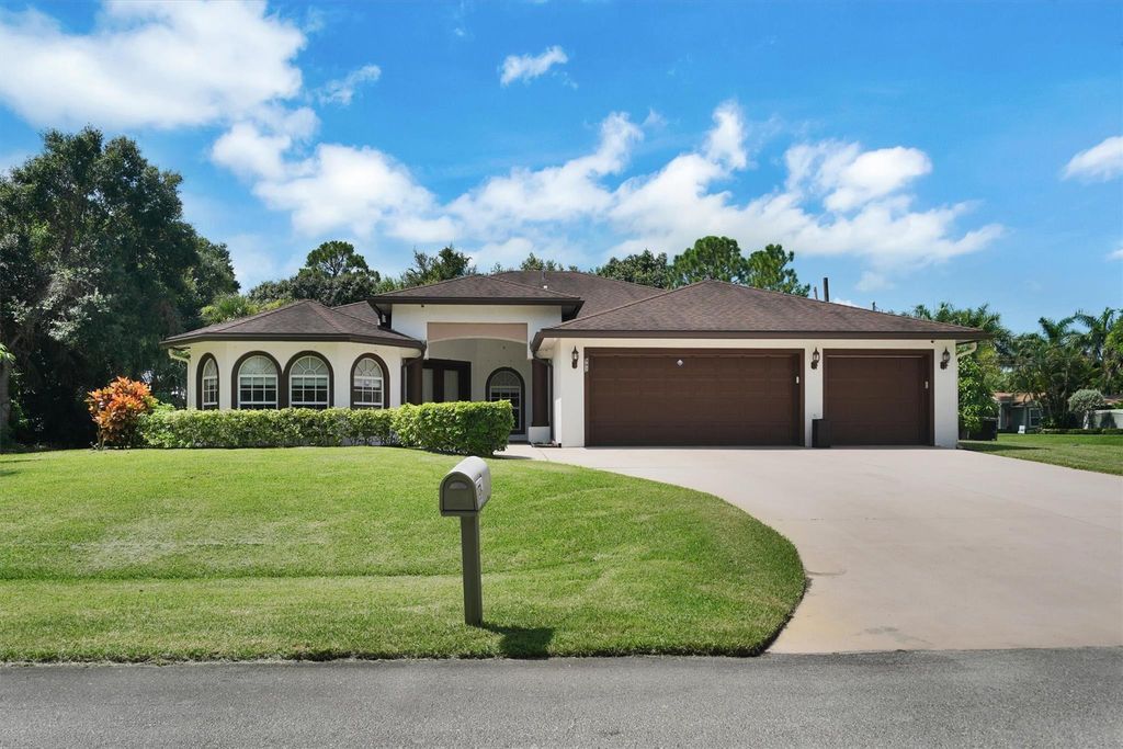 Photo of 992 SW Haleyberry Avenue, Port Saint Lucie, FL 34953 (MLS # F10454455)