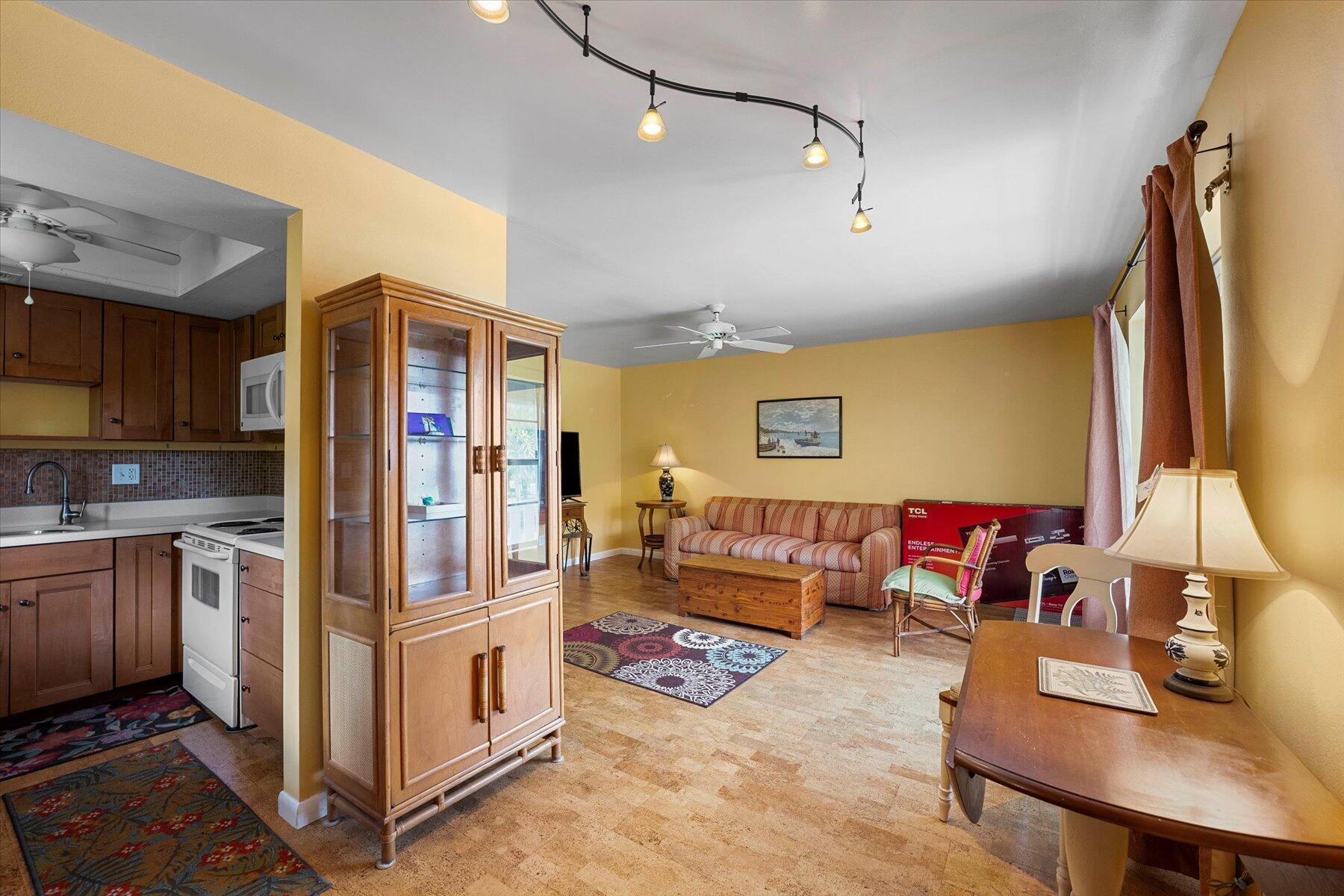 CEDAR POINTE CONDO - Residential