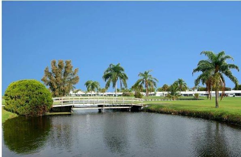 Photo of 1116 Lake Terrace #205G, Boynton Beach, FL 33426 (MLS # F10514949)