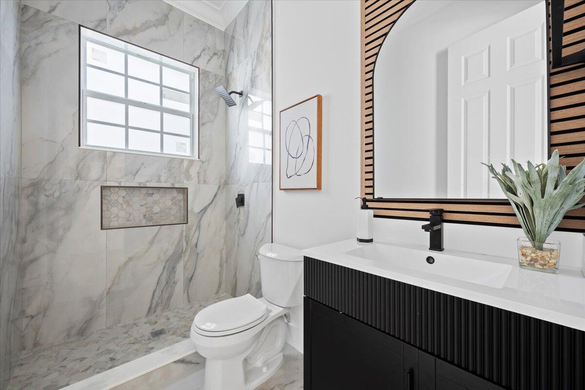 RIVERWALK 7 - Residential