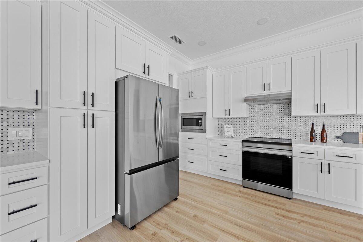 RIVERWALK 7 - Residential