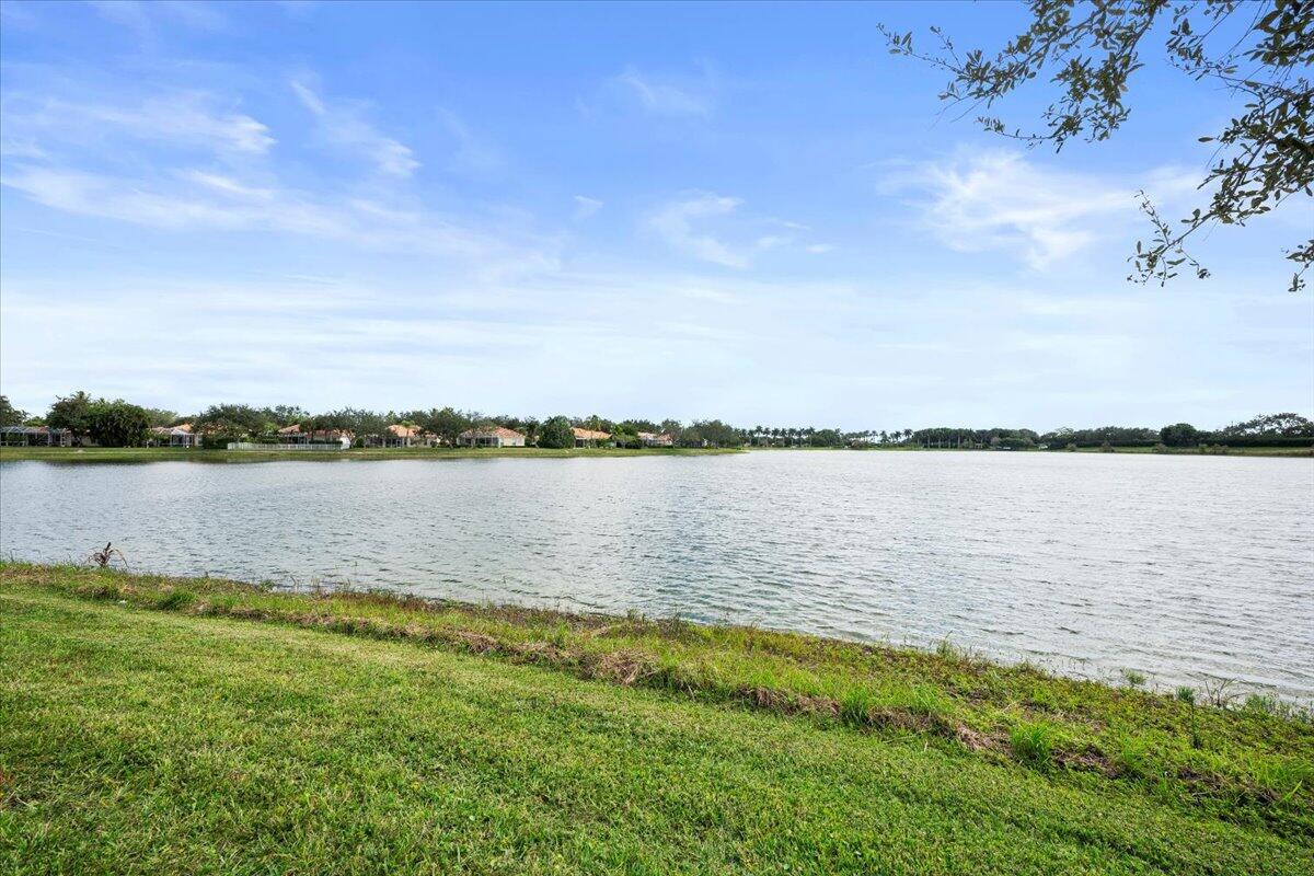 RIVERWALK 7 - Residential