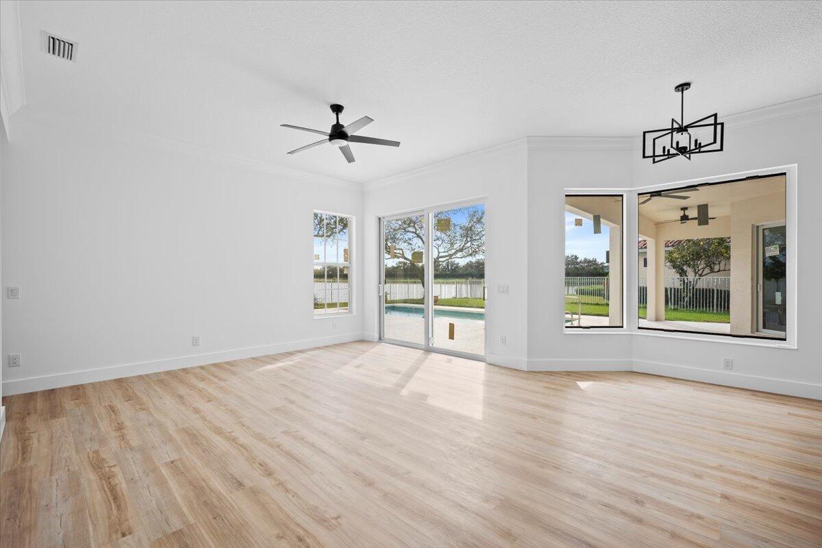 RIVERWALK 7 - Residential