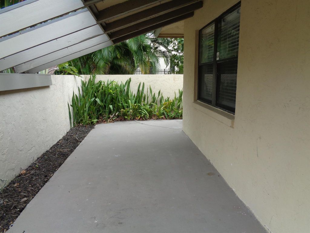 Photo of 3109 SW 20th Terrace #21a1, Delray Beach, FL 33445 (MLS # R11100084)