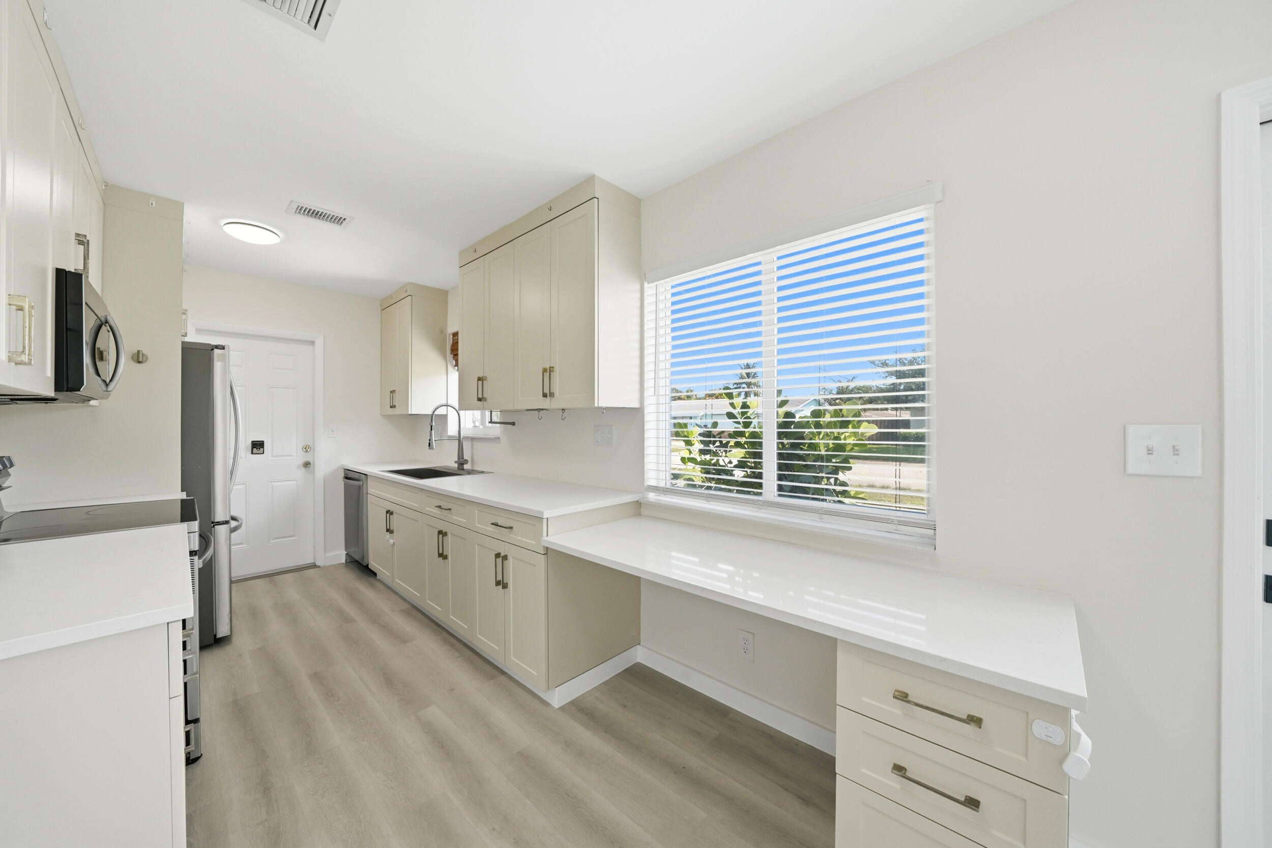 FAIRLAWN - Residential