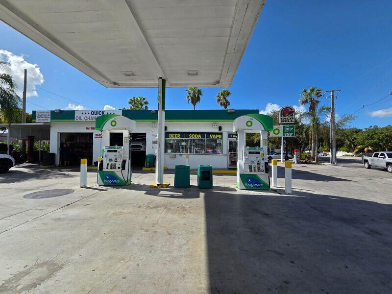 3198 S Dixie Highway