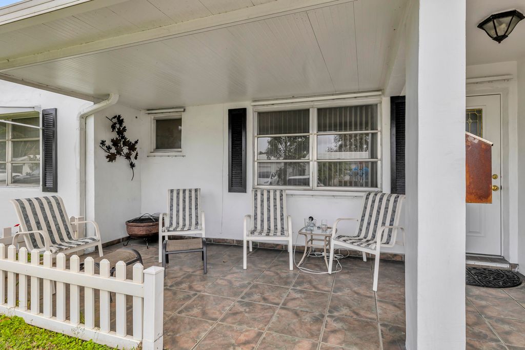 Photo of 340 NW 24 Court, Pompano Beach, FL 33064 (MLS # R10963971)