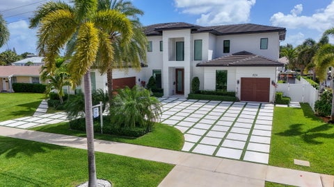 Tiny photo for 824 Shore Drive, North Palm Beach, FL 33408 (MLS # B26036242)