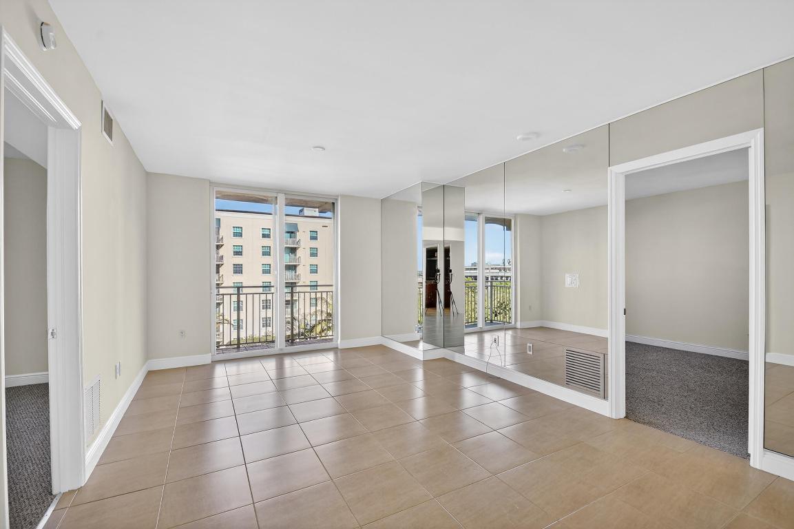 610 CLEMATIS CONDO - Residential
