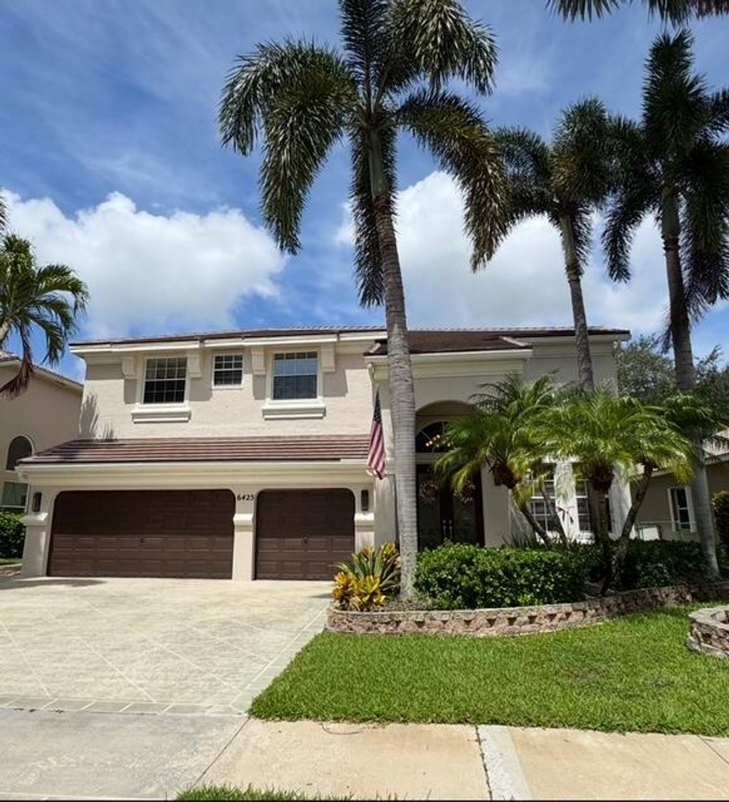 Photo of 6425 Stonehurst Circle, Lake Worth, FL 33467 (MLS # R11056336)